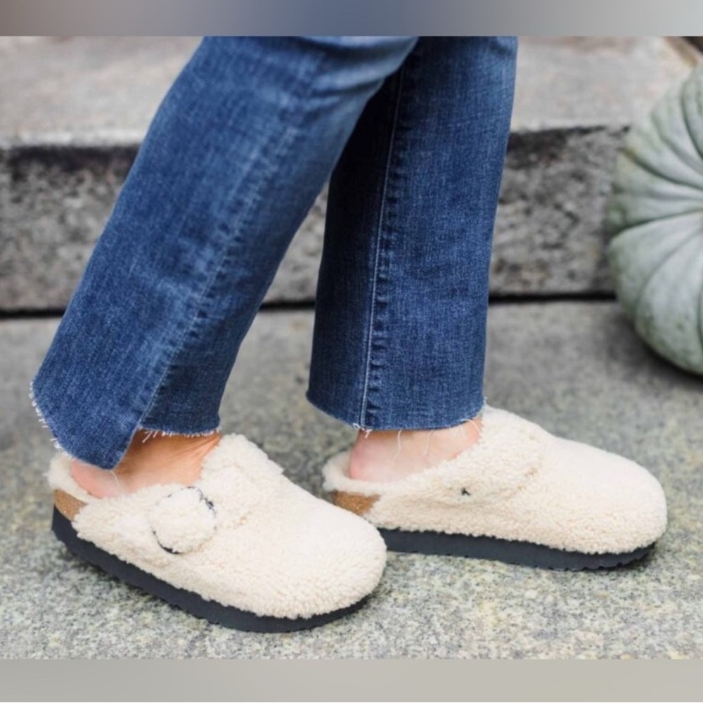 Birkenstock Papillio Boston Big Buckle Teddy slides mules size 38 NWT